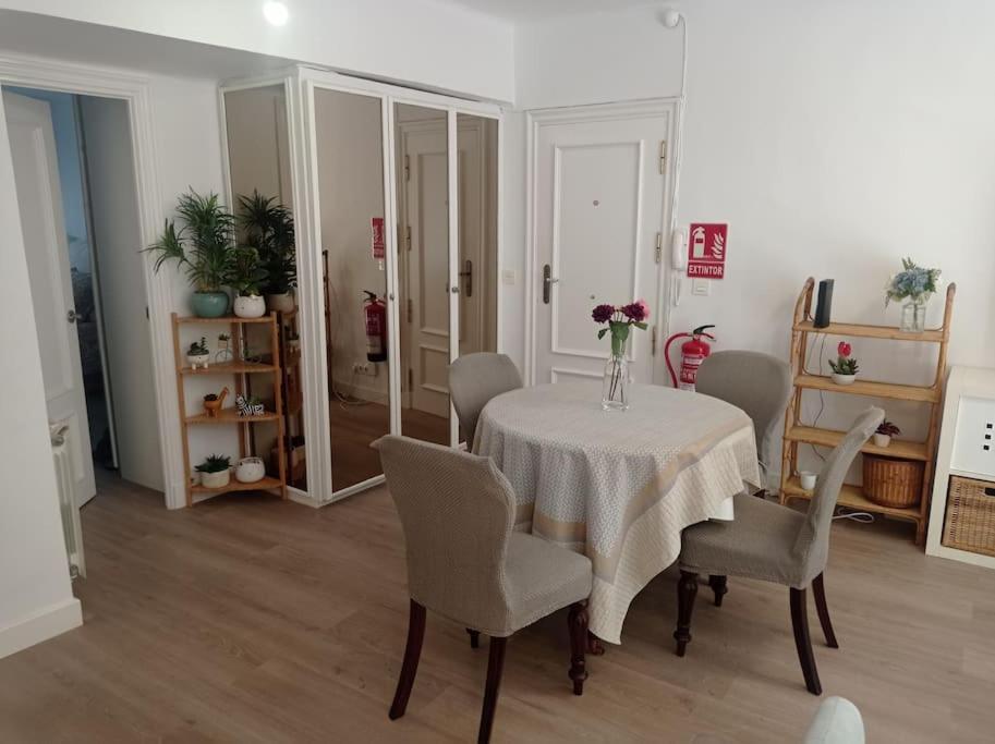 Piso Con Terraza Junto A La Playa Apartment Сан Себастиан Екстериор снимка